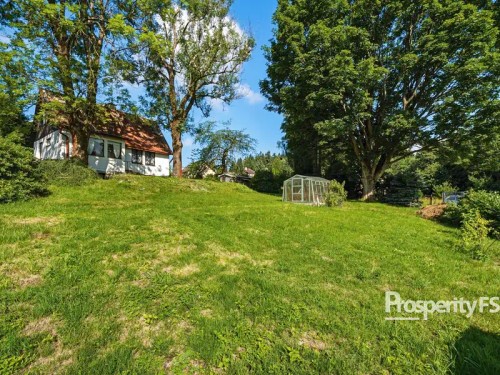 Prodej stavebního pozemku 1280 m²