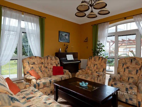 Prodej domu 498 m², pozemek 852 m²