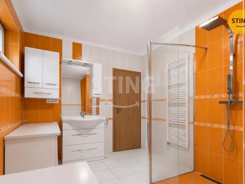Prodej domu 708 m², pozemek 8148 m²