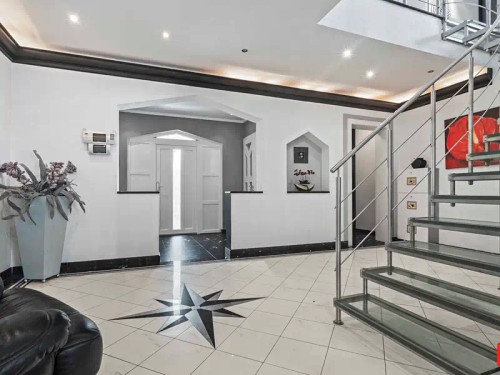 Prodej vily 358 m², pozemek 1157 m²
