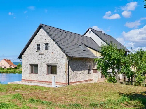 Prodej domu 250 m², pozemek 942 m²