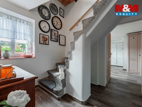 Prodej domu 228 m², pozemek 1683 m²