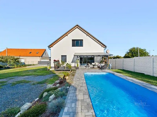 Prodej domu 221 m², pozemek 1252 m²