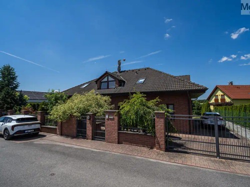 Prodej domu 308 m², pozemek 1619 m²