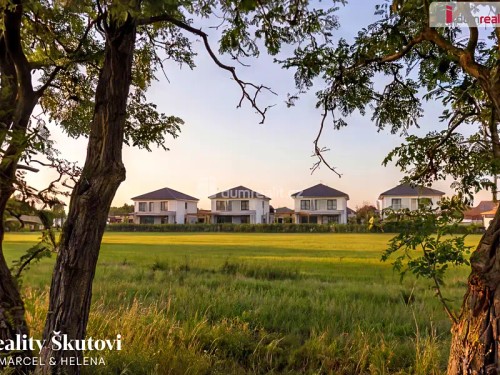 Prodej stavebního pozemku 6668 m²