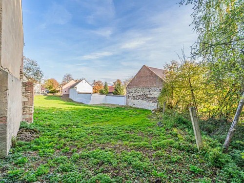 Prodej stavebního pozemku 1442 m²