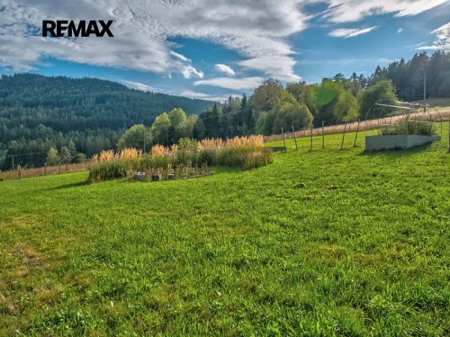 Prodej stavebního pozemku 2574 m²