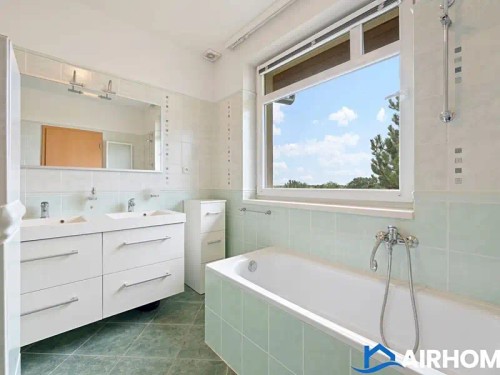 Prodej domu 302 m², pozemek 1203 m²