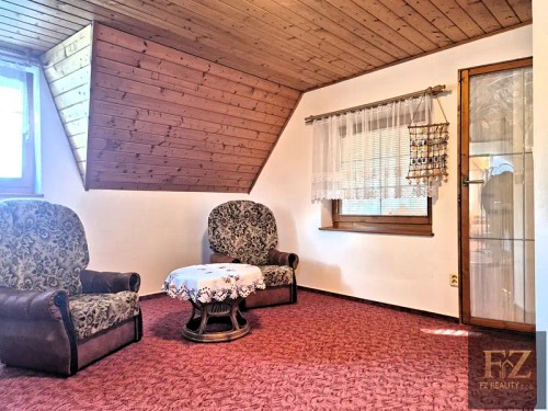 Prodej domu 400 m², pozemek 934 m²