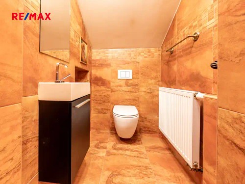 Prodej domu 350 m², pozemek 9285 m²