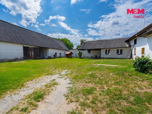 Prodej domu 210 m², pozemek 7574 m²