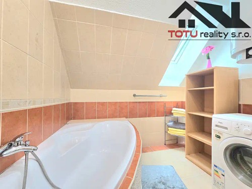 Prodej domu 490 m², pozemek 398 m²