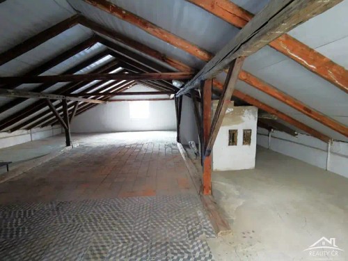 Prodej domu 328 m², pozemek 438 m²