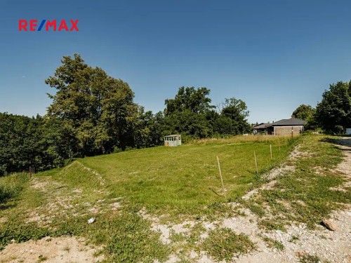 Prodej stavebního pozemku 1093 m²
