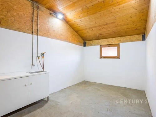 Prodej zemědělské usedlosti 1100 m², pozemek 91674 m²