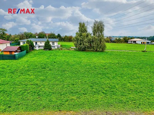 Prodej stavebního pozemku 1328 m²