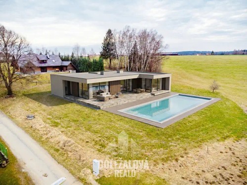 Prodej stavebního pozemku 2800 m²