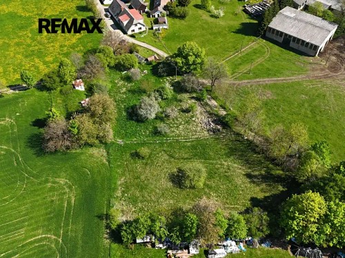 Prodej stavebního pozemku 1098 m²
