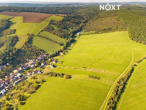 Prodej stavebního pozemku 1300 m²