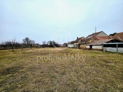 Prodej stavebního pozemku 2298 m²