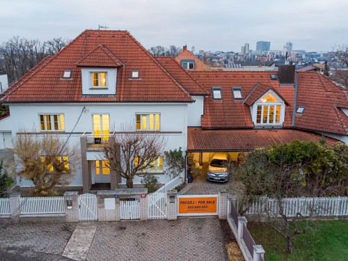 Prodej domu 740 m², pozemek 1350 m²