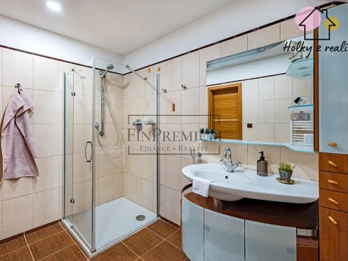Prodej domu 354 m², pozemek 899 m²