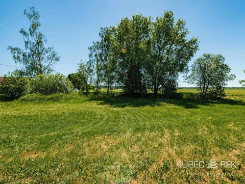 Prodej stavebního pozemku 740 m²