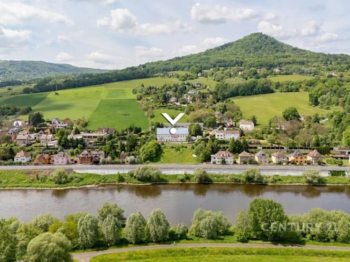 Prodej domu 900 m², pozemek 2785 m²