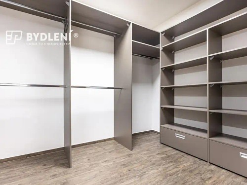 Prodej domu 393 m², pozemek 2562 m²