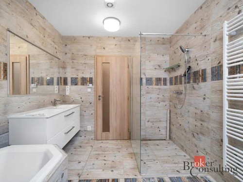 Prodej domu 466 m², pozemek 1096 m²