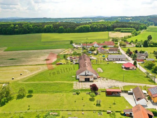 Prodej stavebního pozemku 2376 m²