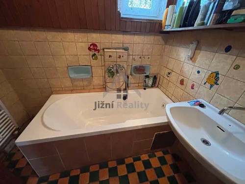 Prodej domu 240 m², pozemek 815 m²