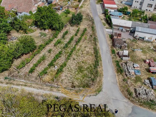 Prodej stavebního pozemku 684 m²
