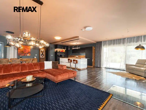Prodej domu 258 m², pozemek 3000 m²