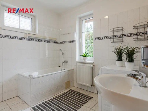 Prodaný  dům 258 m², pozemek 1500 m²