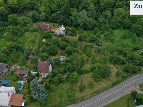 Prodej stavebního pozemku 1090 m²