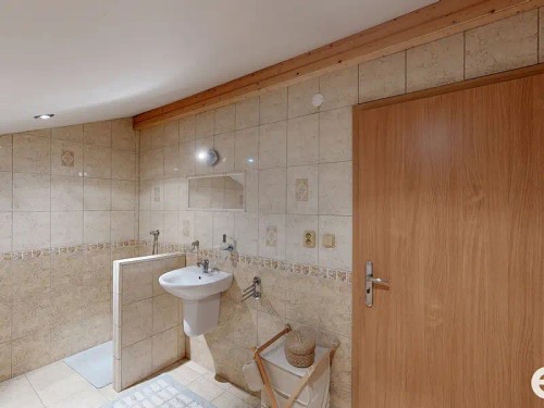 Prodej domu 573 m², pozemek 1944 m²