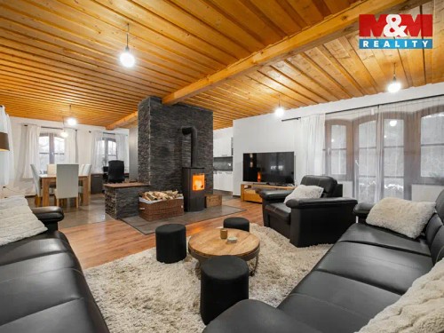 Prodej chalupy 260 m², pozemek 2511 m²