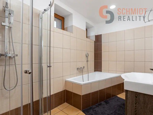 Prodej domu 350 m², pozemek 770 m²