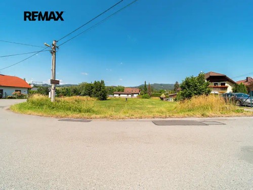 Prodej stavebního pozemku 1642 m²