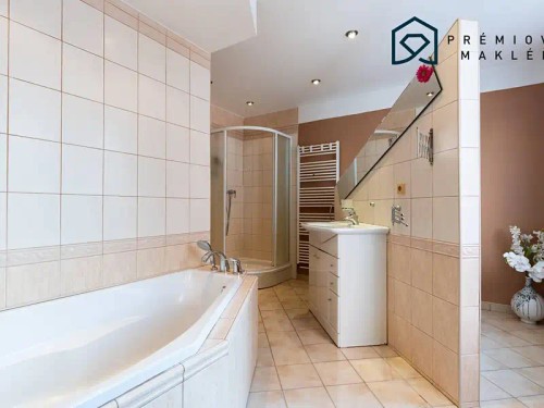 Prodej domu 250 m², pozemek 650 m²