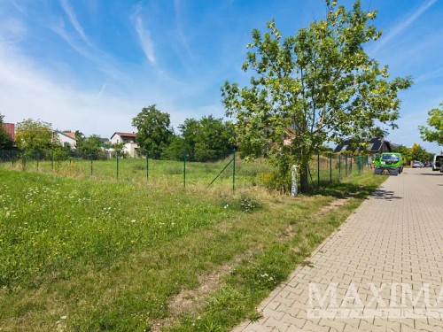 Prodej stavebního pozemku 1240 m²