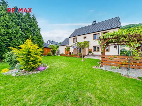 Prodaná  chata 200 m², pozemek 1966 m²