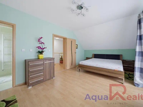 Prodej domu 206 m², pozemek 907 m²