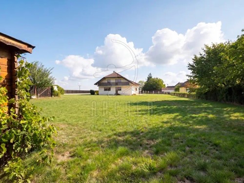 Prodej domu 330 m², pozemek 3732 m²
