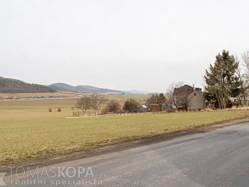 Prodej stavebního pozemku 3703 m²