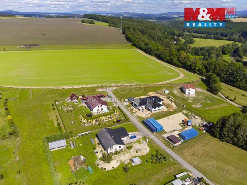 Prodej stavebního pozemku 1679 m²