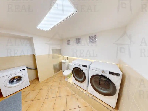 Prodej domu 366 m², pozemek 792 m²