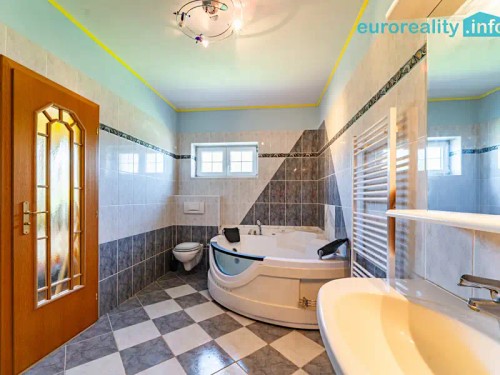 Prodej domu 210 m², pozemek 1068 m²