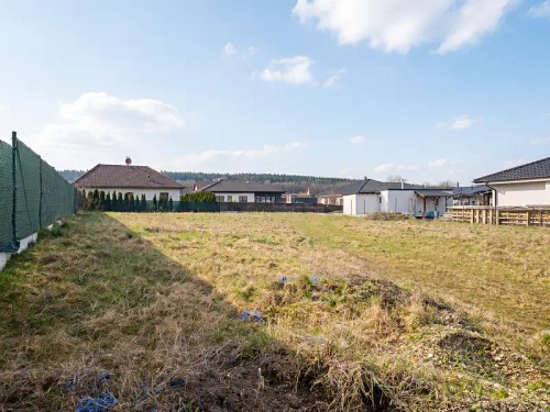 Prodej stavebního pozemku 1049 m²